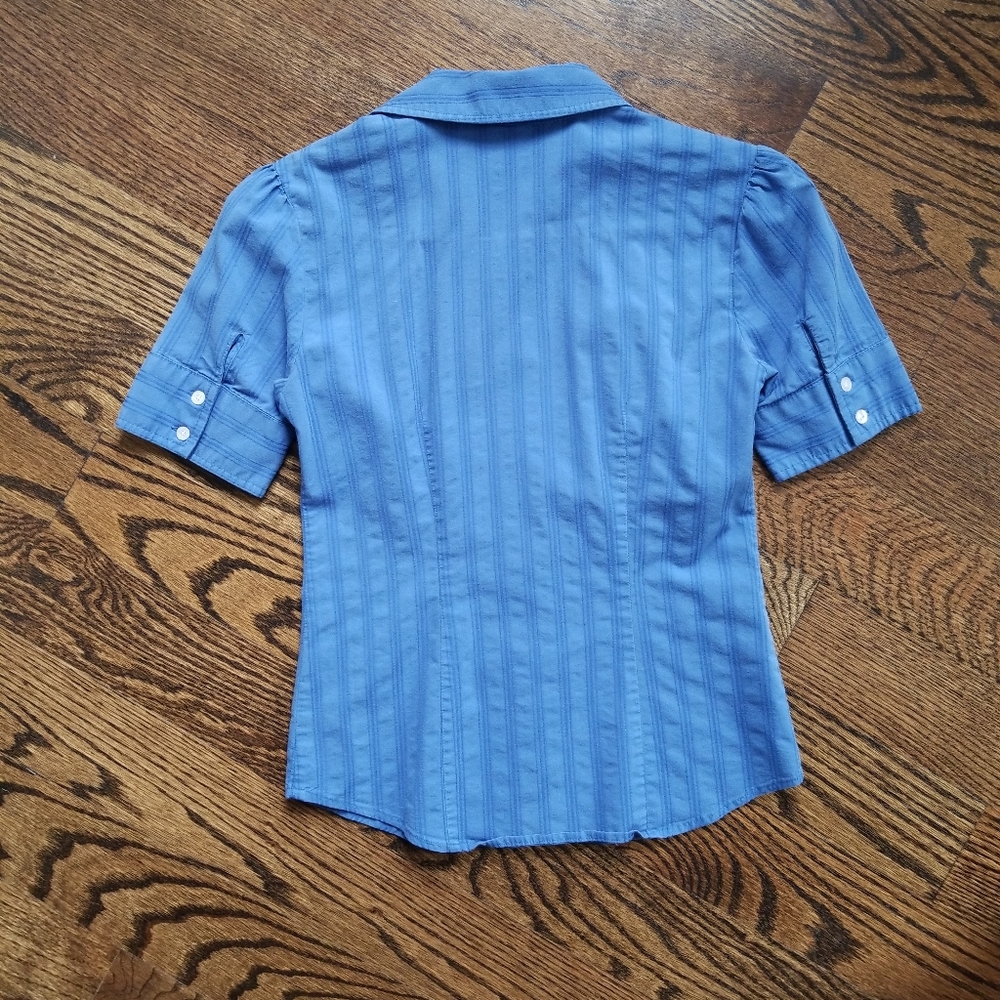 Button down top - Picture 2 of 4